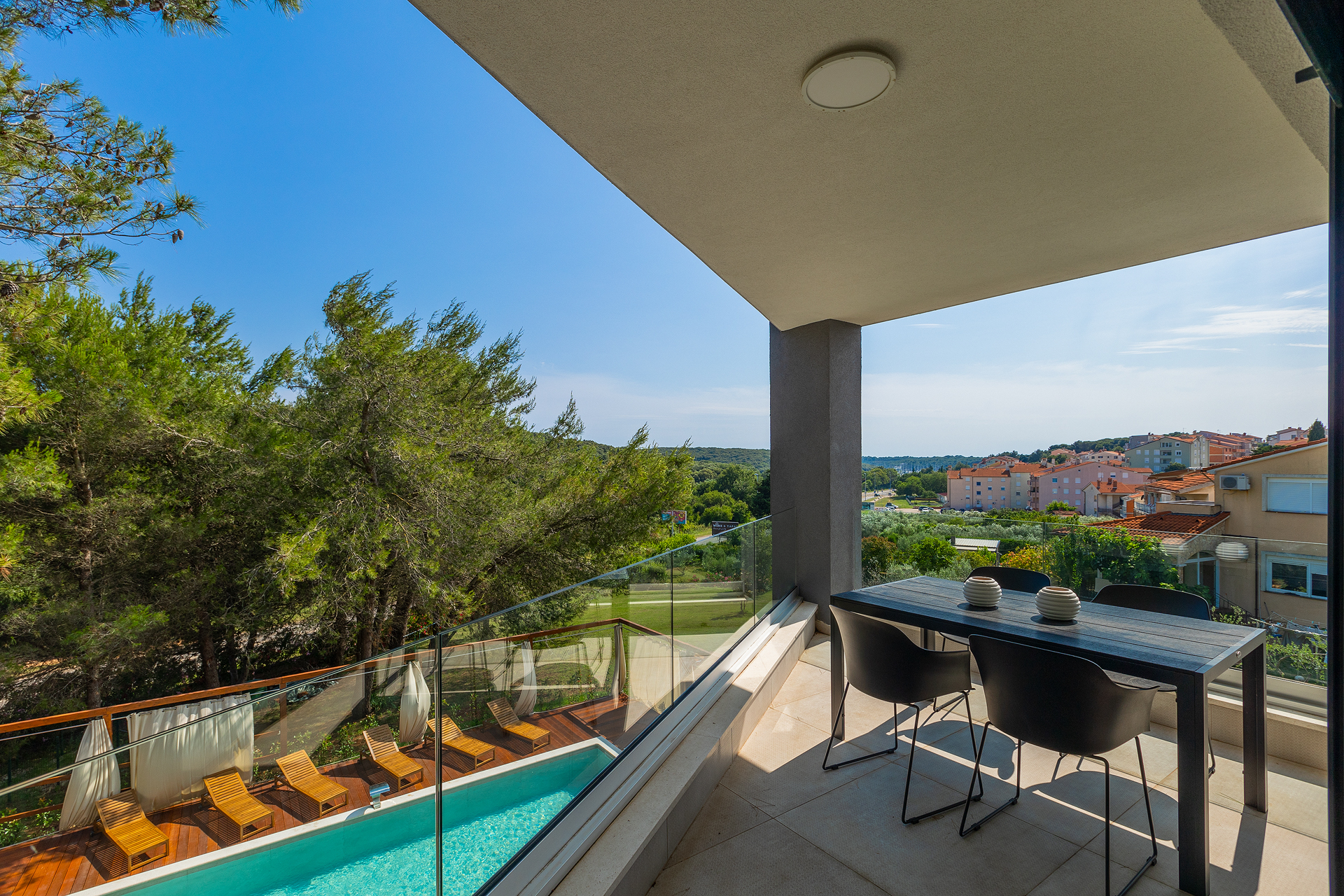 Prostrana obiteljska Villa s bazenom u Puli