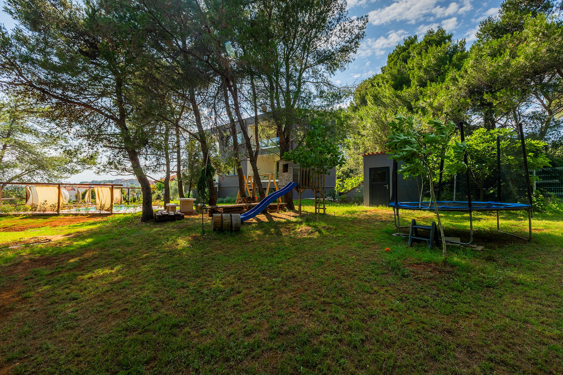 Prostrana obiteljska Villa s bazenom u Puli