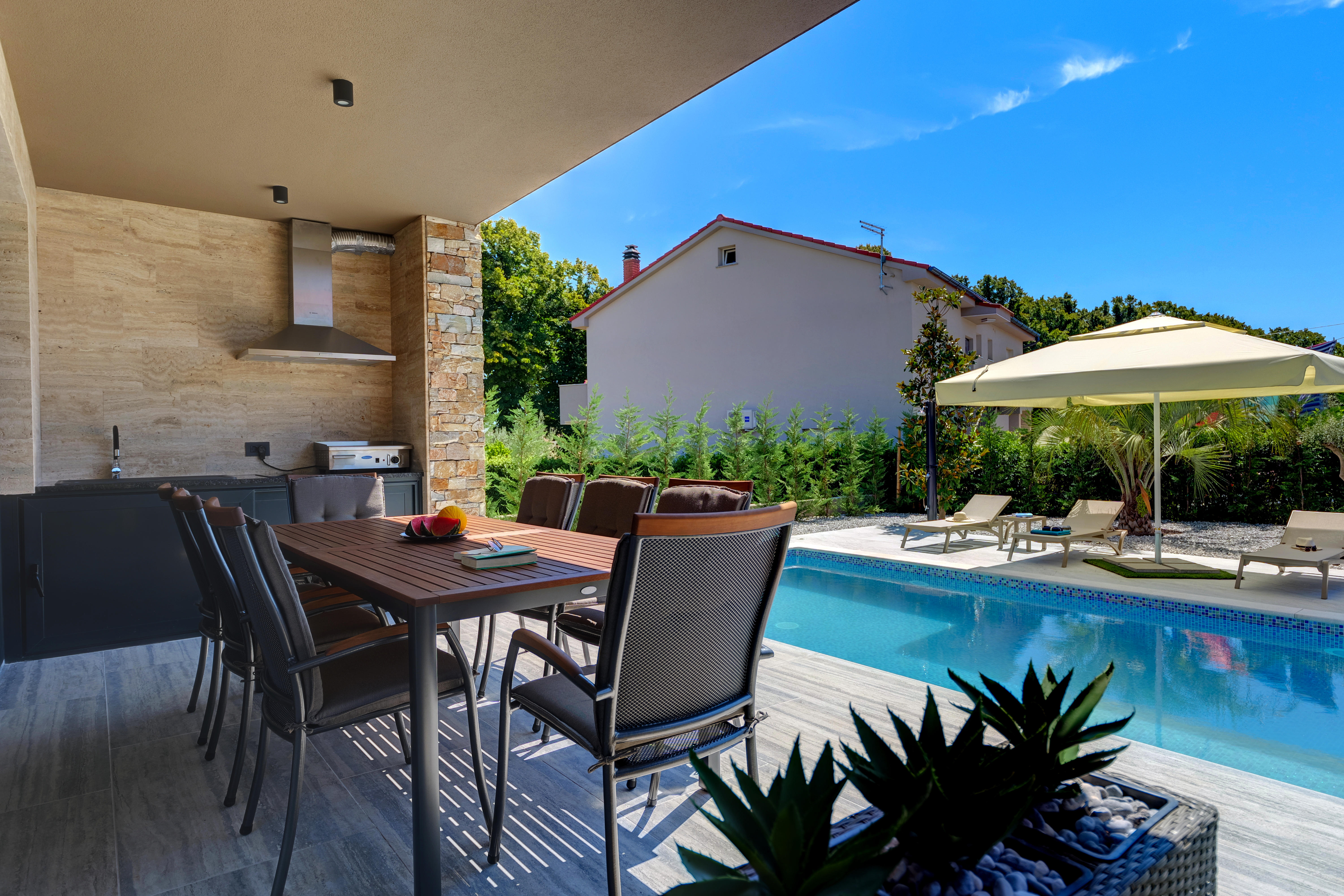 Moderna Villa Pieron per 8 persone