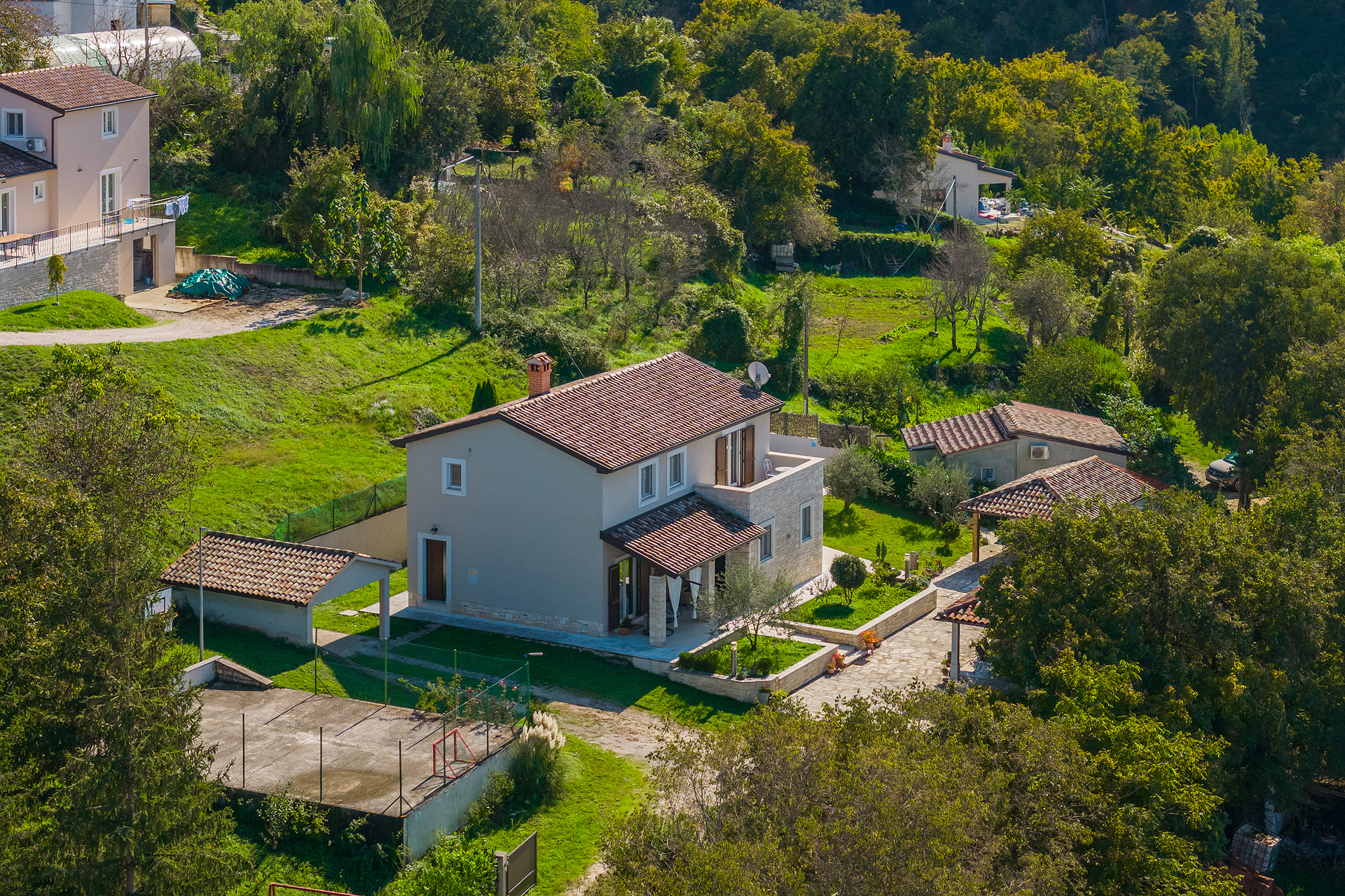 Affascinante Villa Lasa con piscina per 6 persone