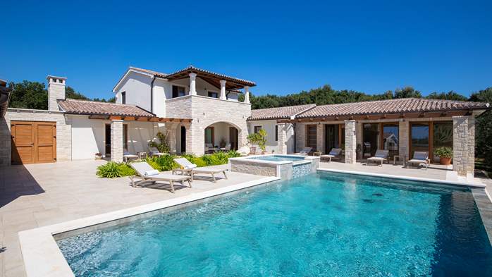 Stone villa with swimming pool and olive grove in the quit area, 6