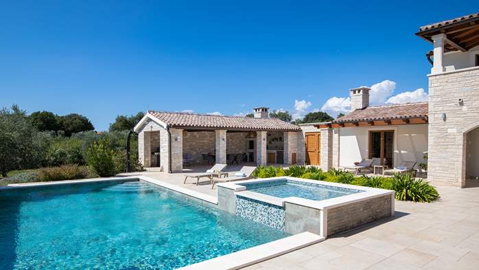 Stone villa with swimming pool and olive grove in the quit area, 8