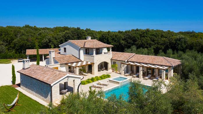 Stone villa with swimming pool and olive grove in the quit area, 1