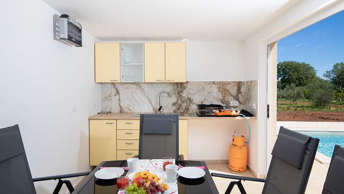 Villa Cvita in Šišan with private pool and summer kitchen, 23