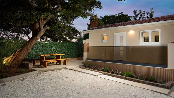 Villa Cvita in Šišan with private pool and summer kitchen, 28