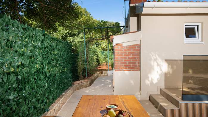 Villa Cvita in Šišan with private pool and summer kitchen, 15