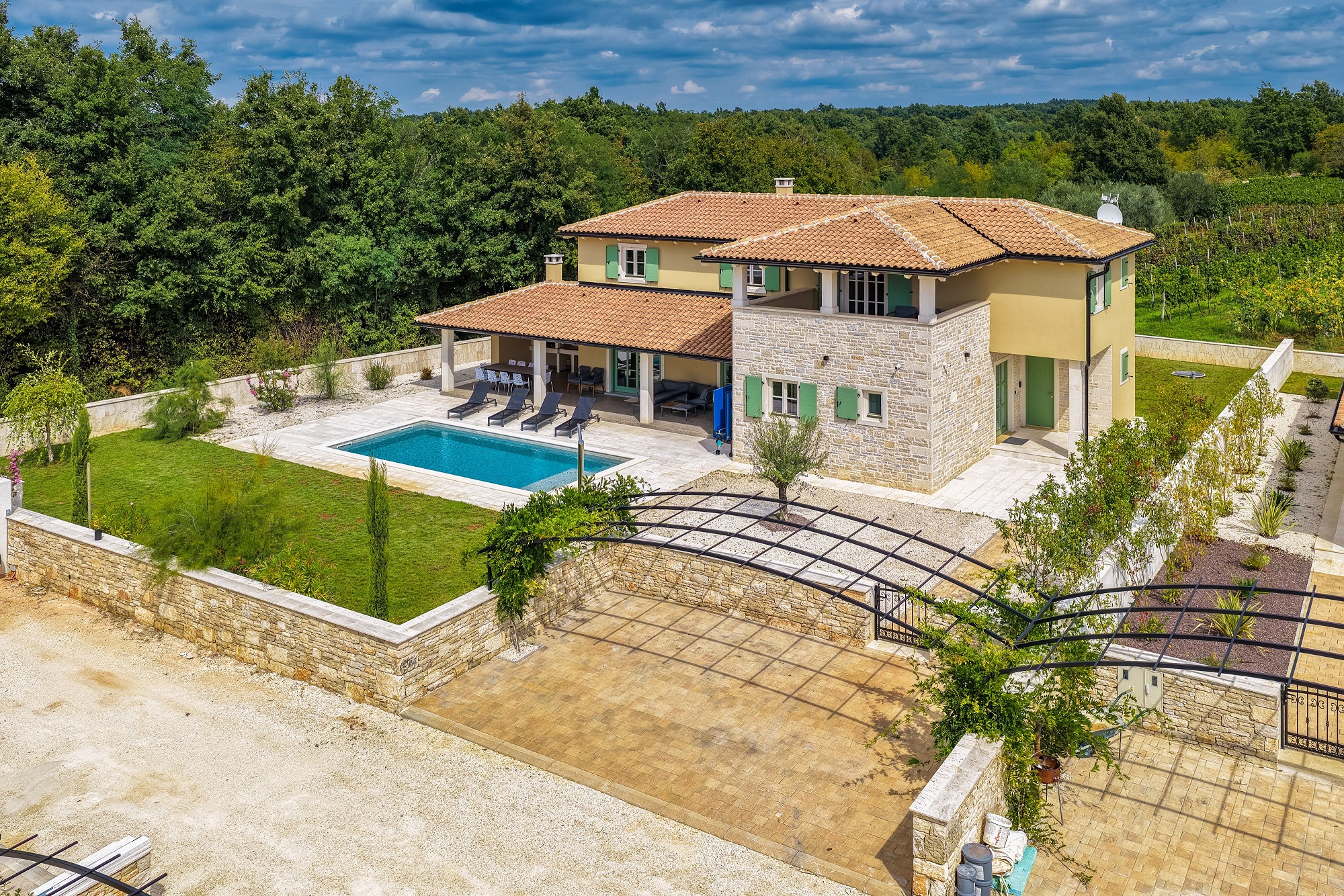 Villa Lunistra mit Pool und Tischtennis