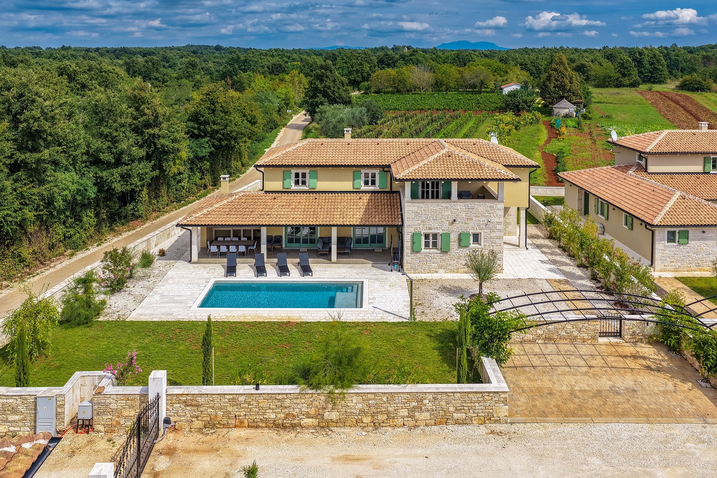 Villa Lunistra mit Pool und Tischtennis