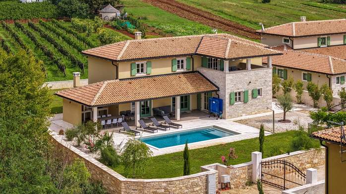 Villa Lunistra with pool and table tennis, 20