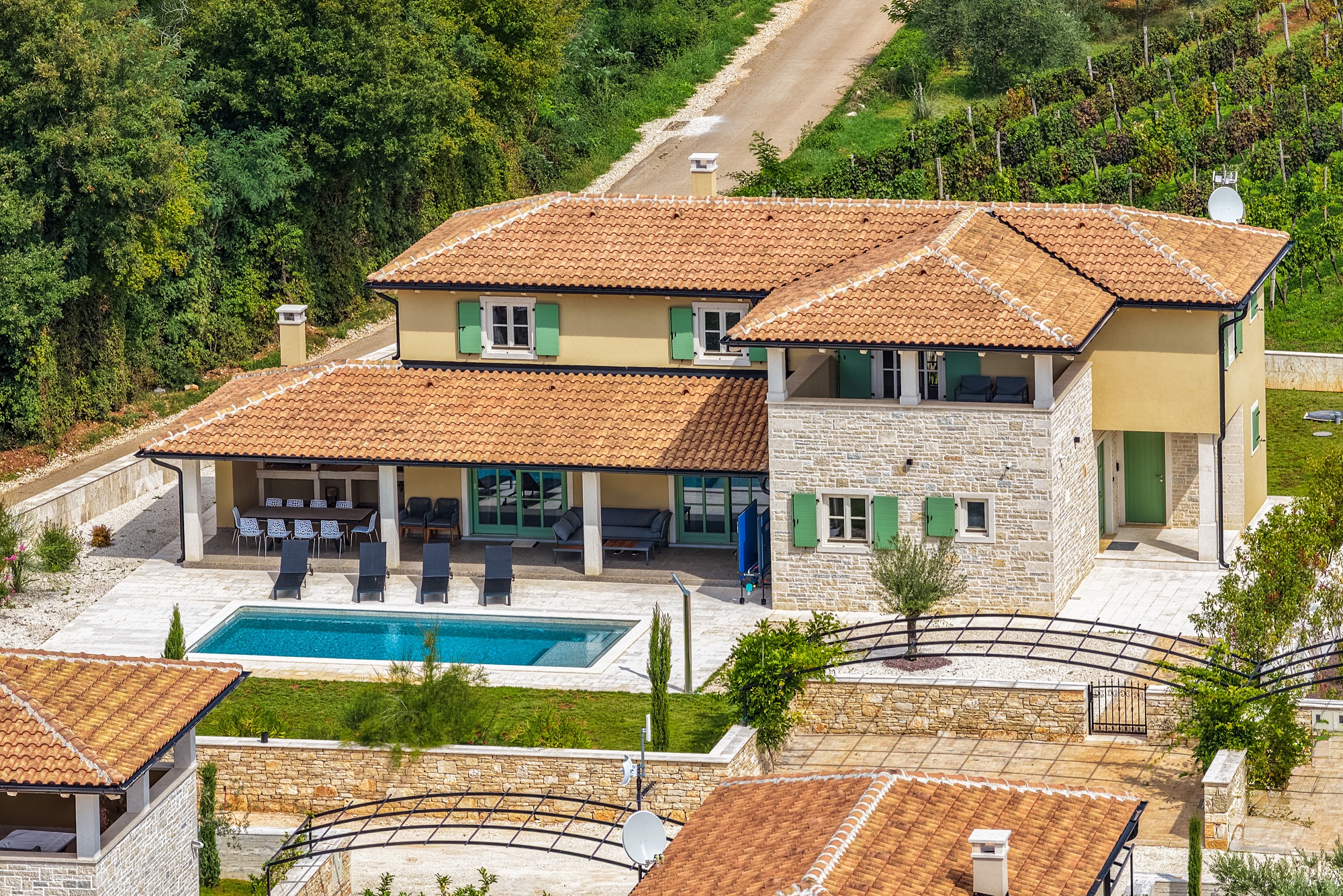 Villa Lunistra mit Pool und Tischtennis