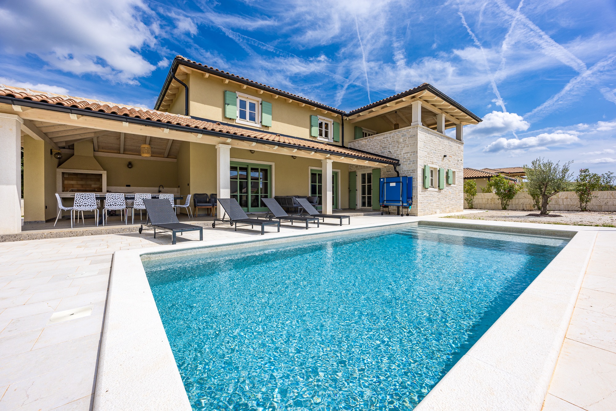 Villa Lunistra mit Pool und Tischtennis