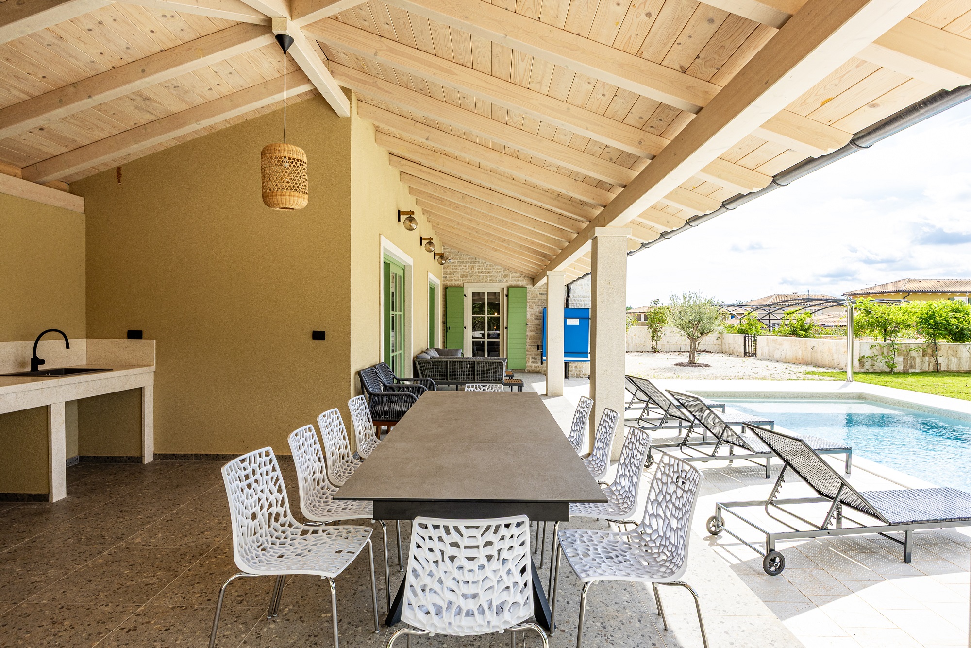 Villa Lunistra mit Pool und Tischtennis