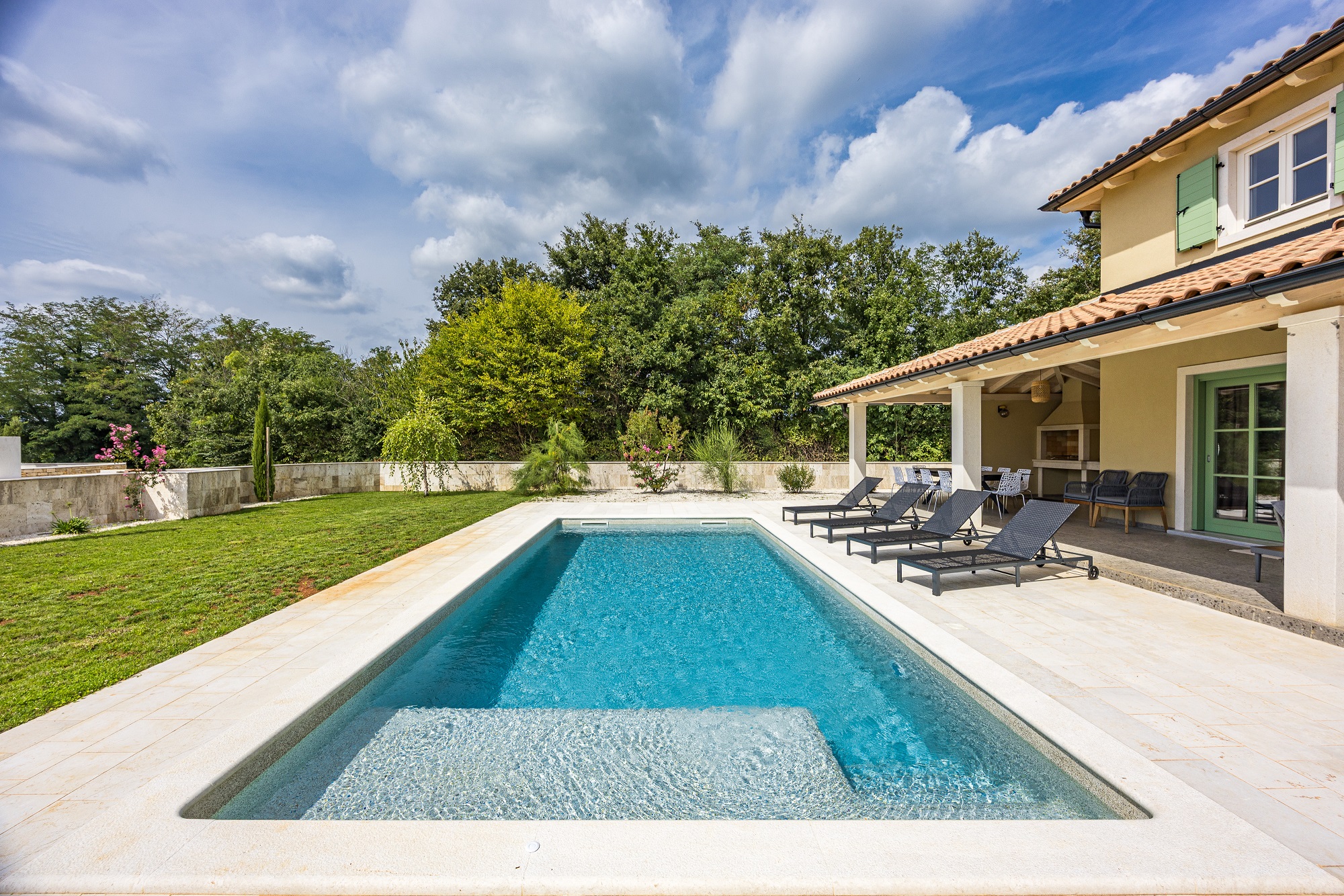 Villa Lunistra mit Pool und Tischtennis