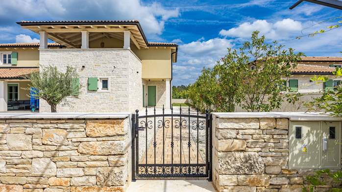 Vila Lunistra s bazenom i stolnim tenisom, 18