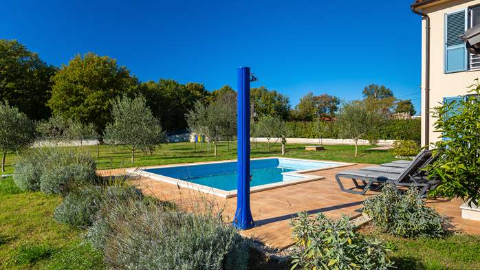 Villa Galiola near Rakalj for 6 people, 19