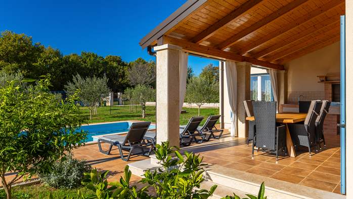 Villa Galiola near Rakalj for 6 people, 13