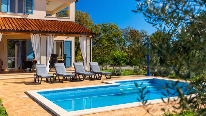 Villa Galiola near Rakalj for 6 people, 11