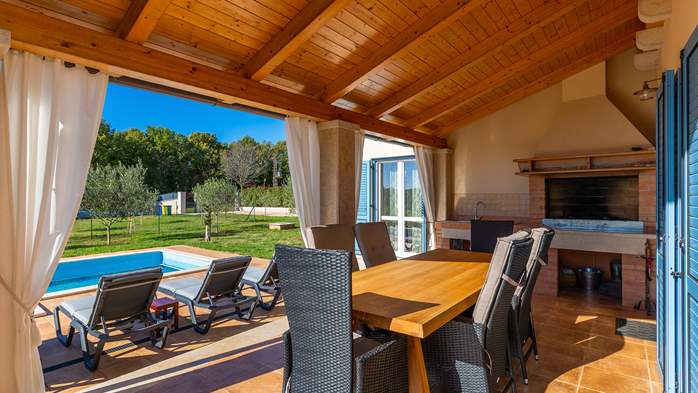 Villa Galiola near Rakalj for 6 people, 14