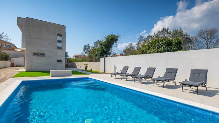 Appartamento in una tranquilla zona di campagna con piscina, 24