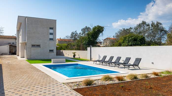 Appartamento in una tranquilla zona di campagna con piscina, 28