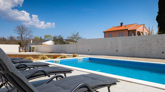 Appartamento in una tranquilla zona di campagna con piscina, 27