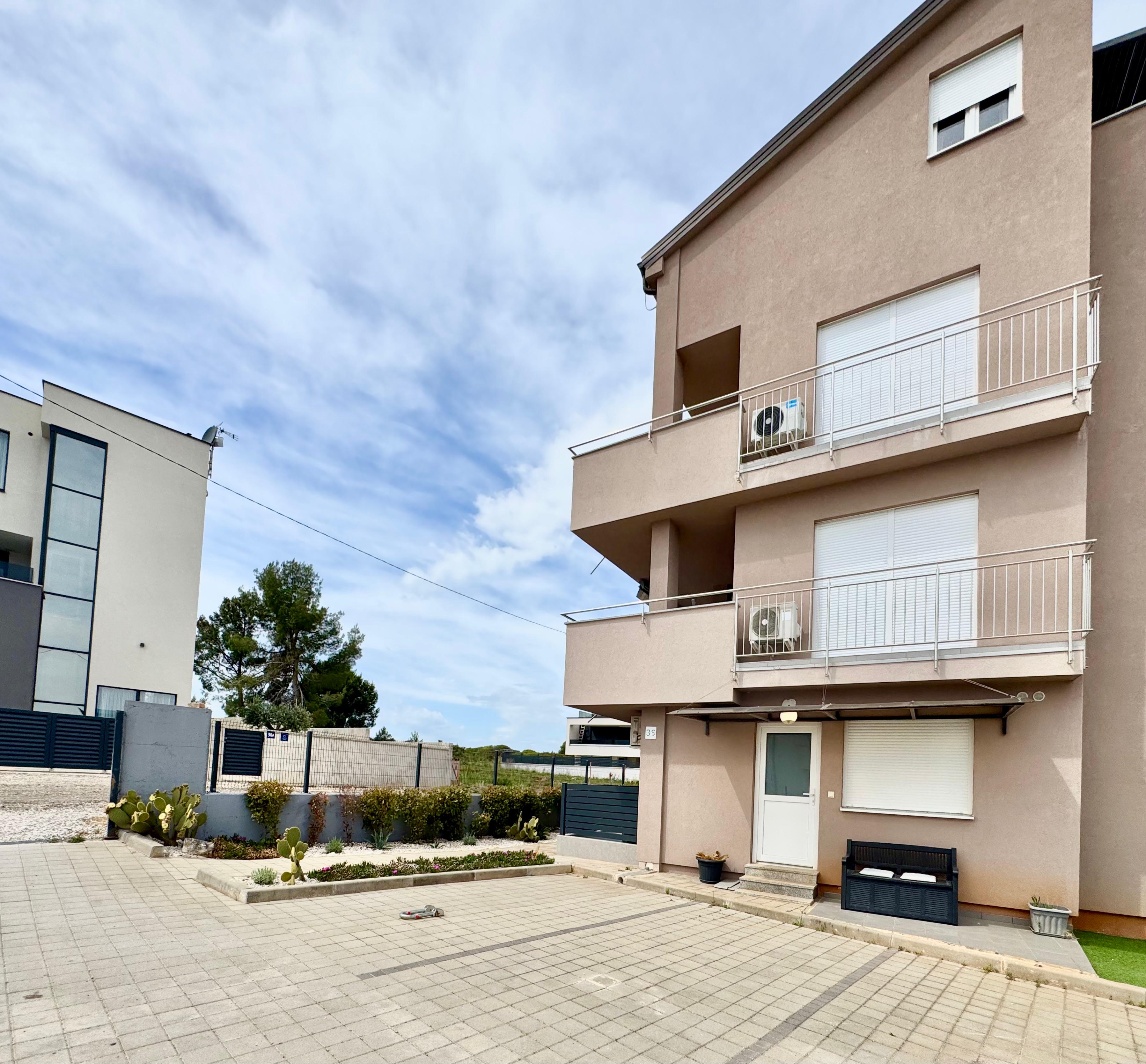 Apartment Neka in Medulin – modern accommodation near the beach