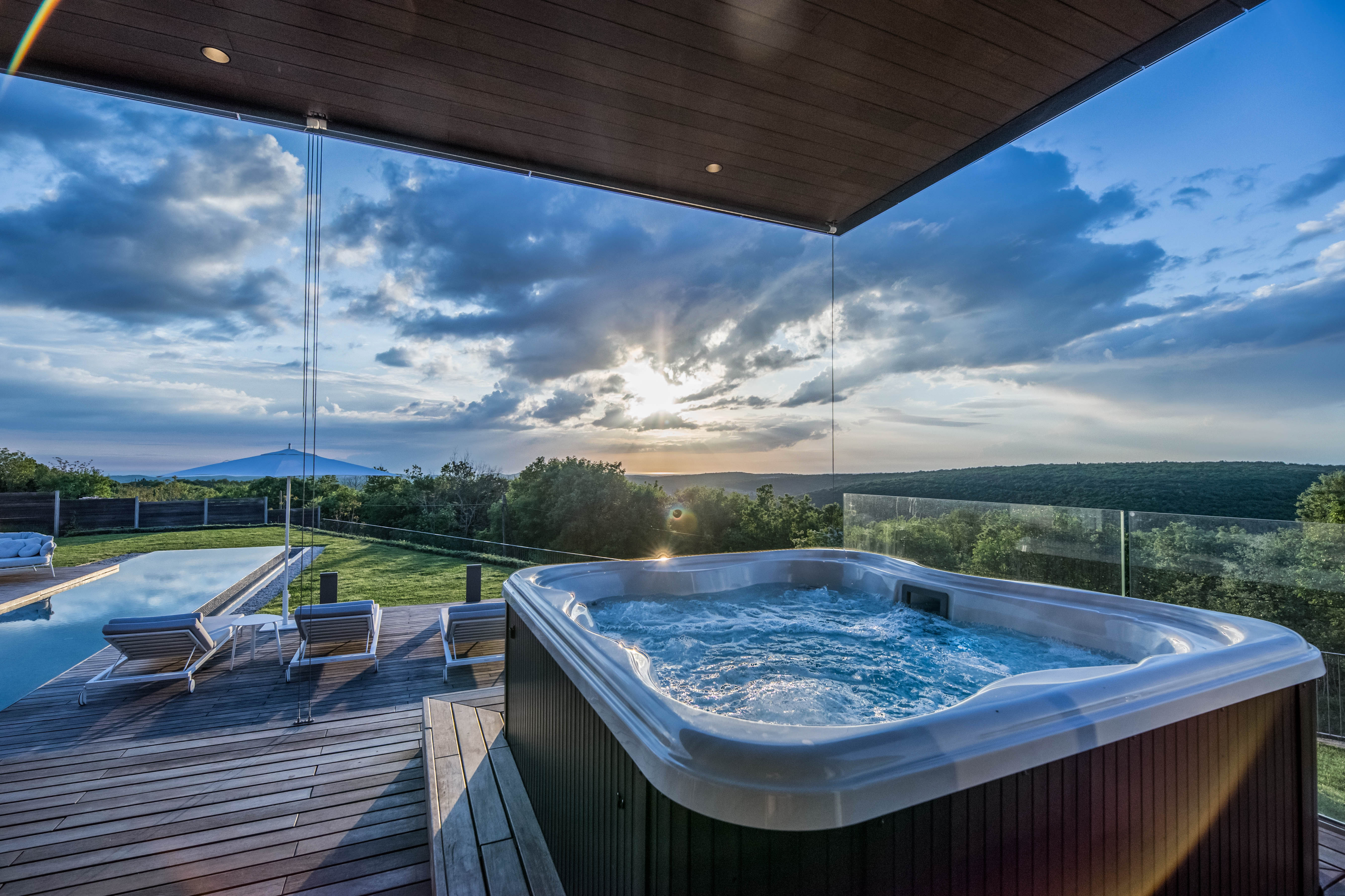 Villa di lusso per vacanze con piscina privata, jacuzzi e sauna.