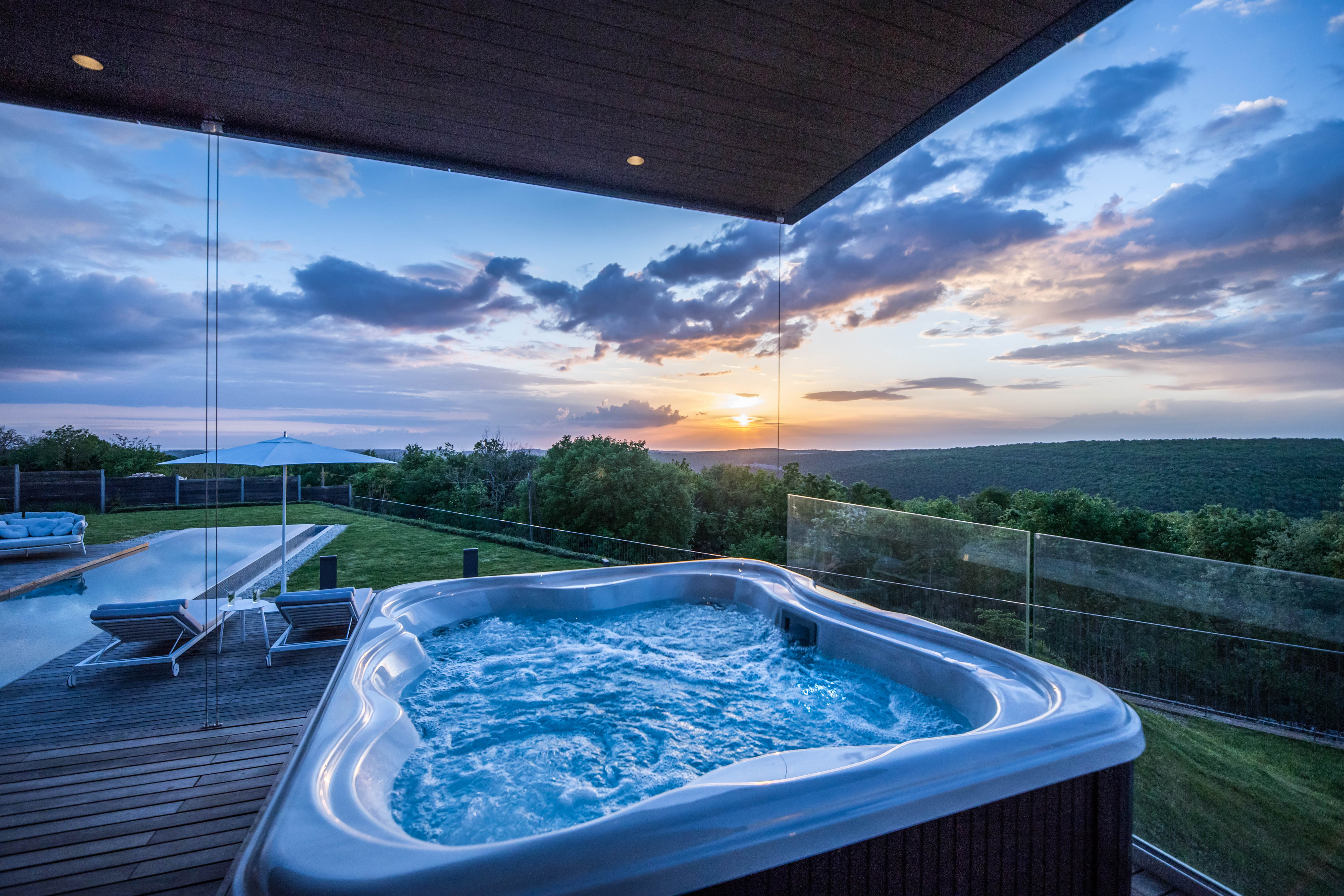 Villa di lusso per vacanze con piscina privata, jacuzzi e sauna.