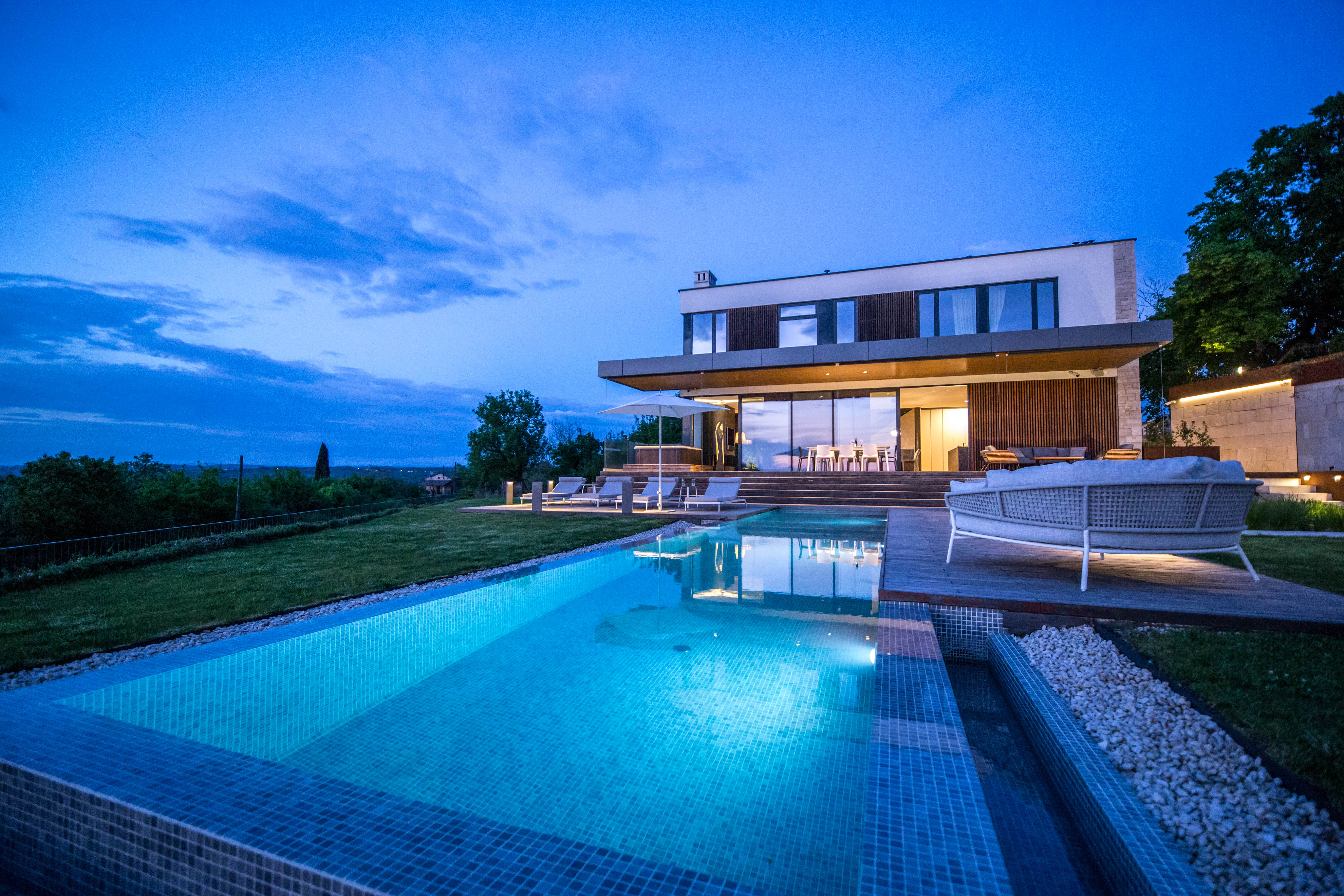 Villa di lusso per vacanze con piscina privata, jacuzzi e sauna.