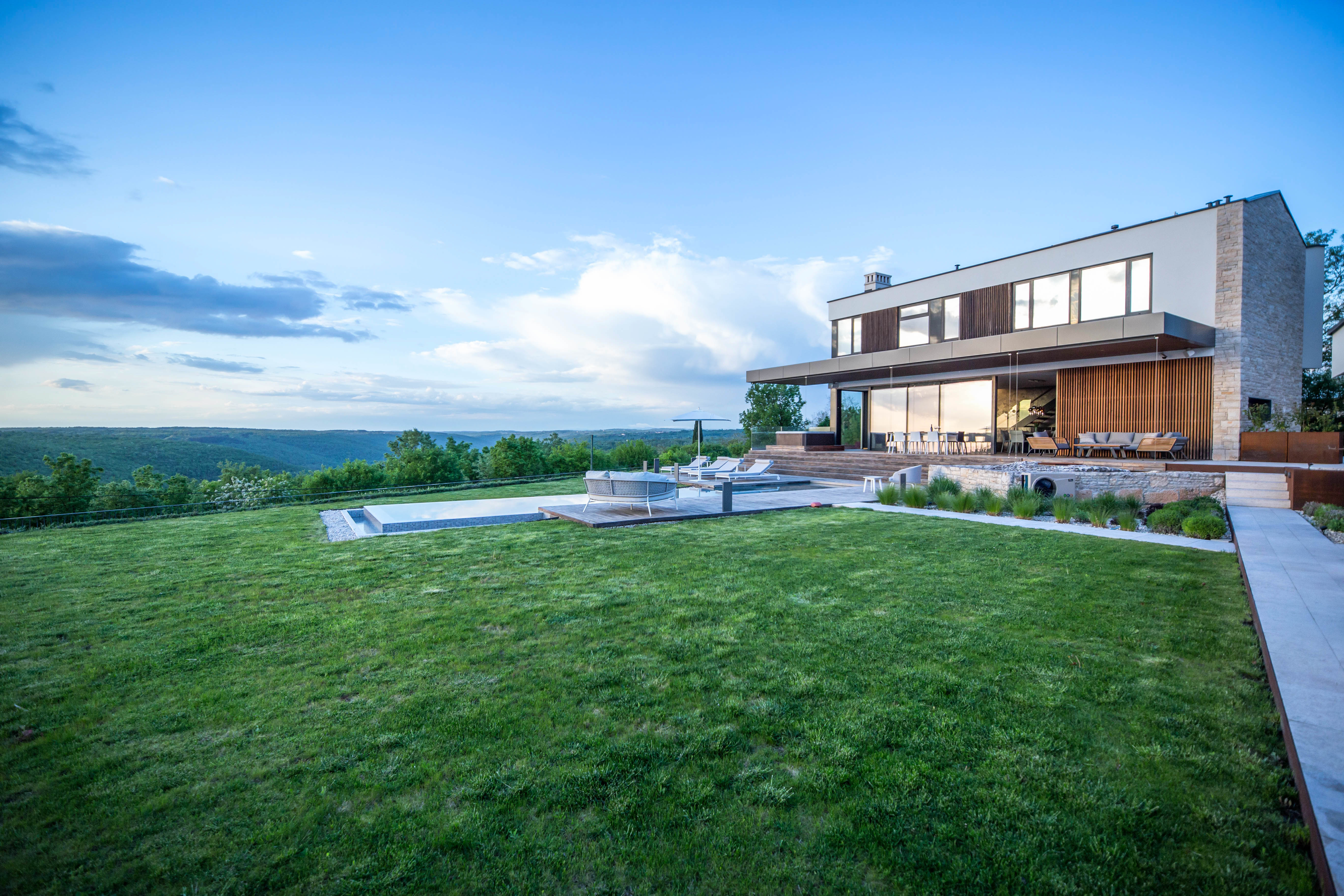 Villa di lusso per vacanze con piscina privata, jacuzzi e sauna.