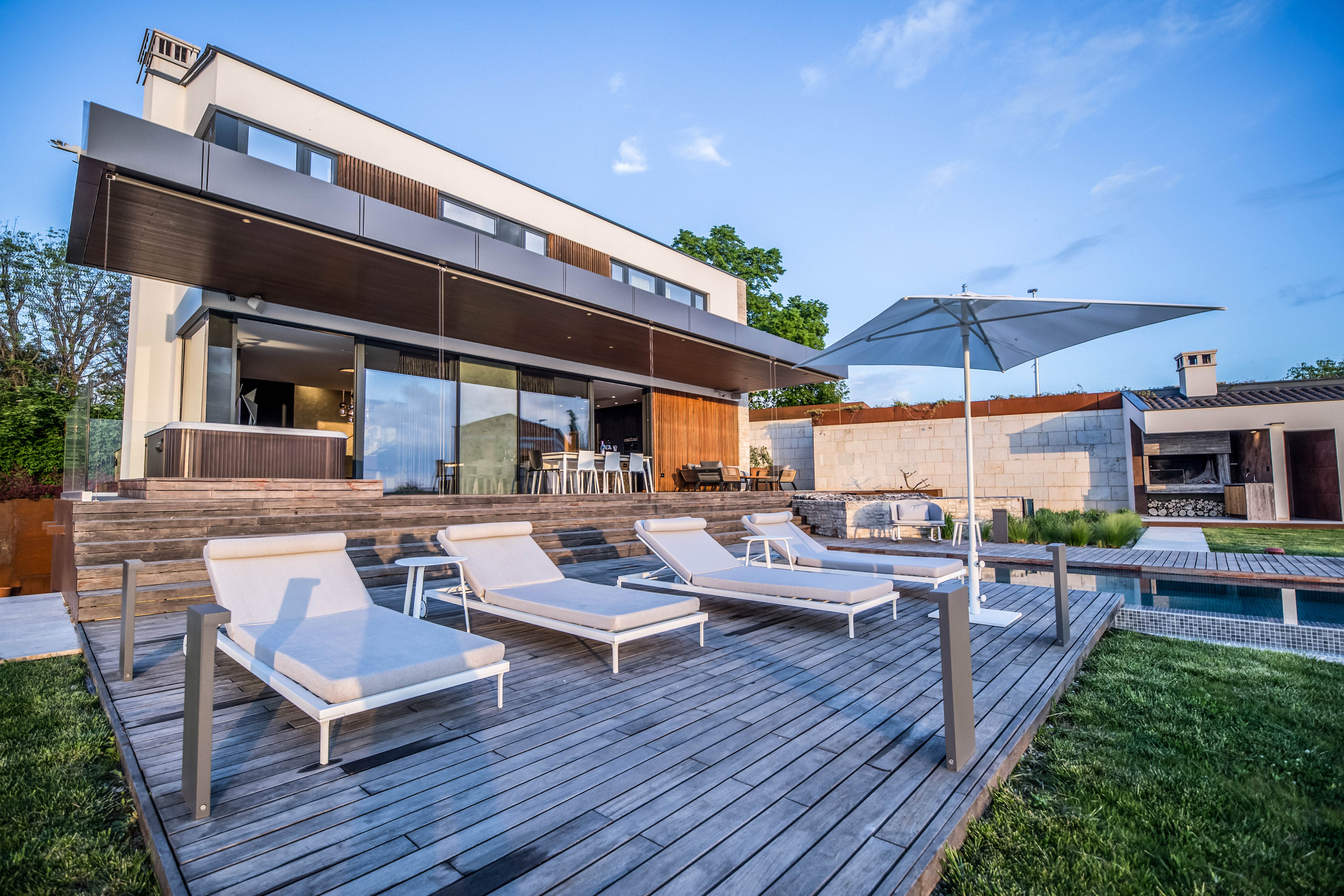 Villa di lusso per vacanze con piscina privata, jacuzzi e sauna.