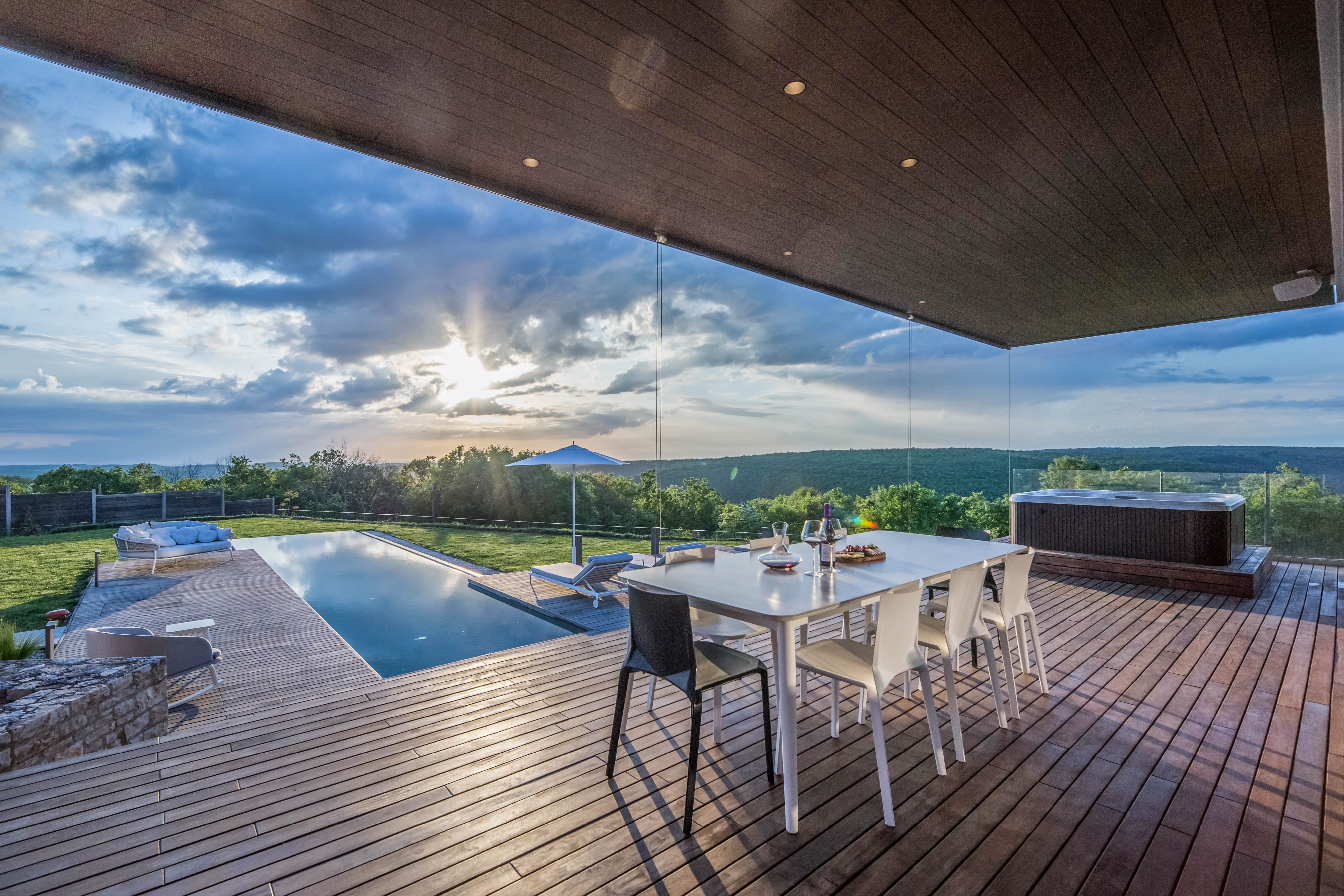 Villa di lusso per vacanze con piscina privata, jacuzzi e sauna.