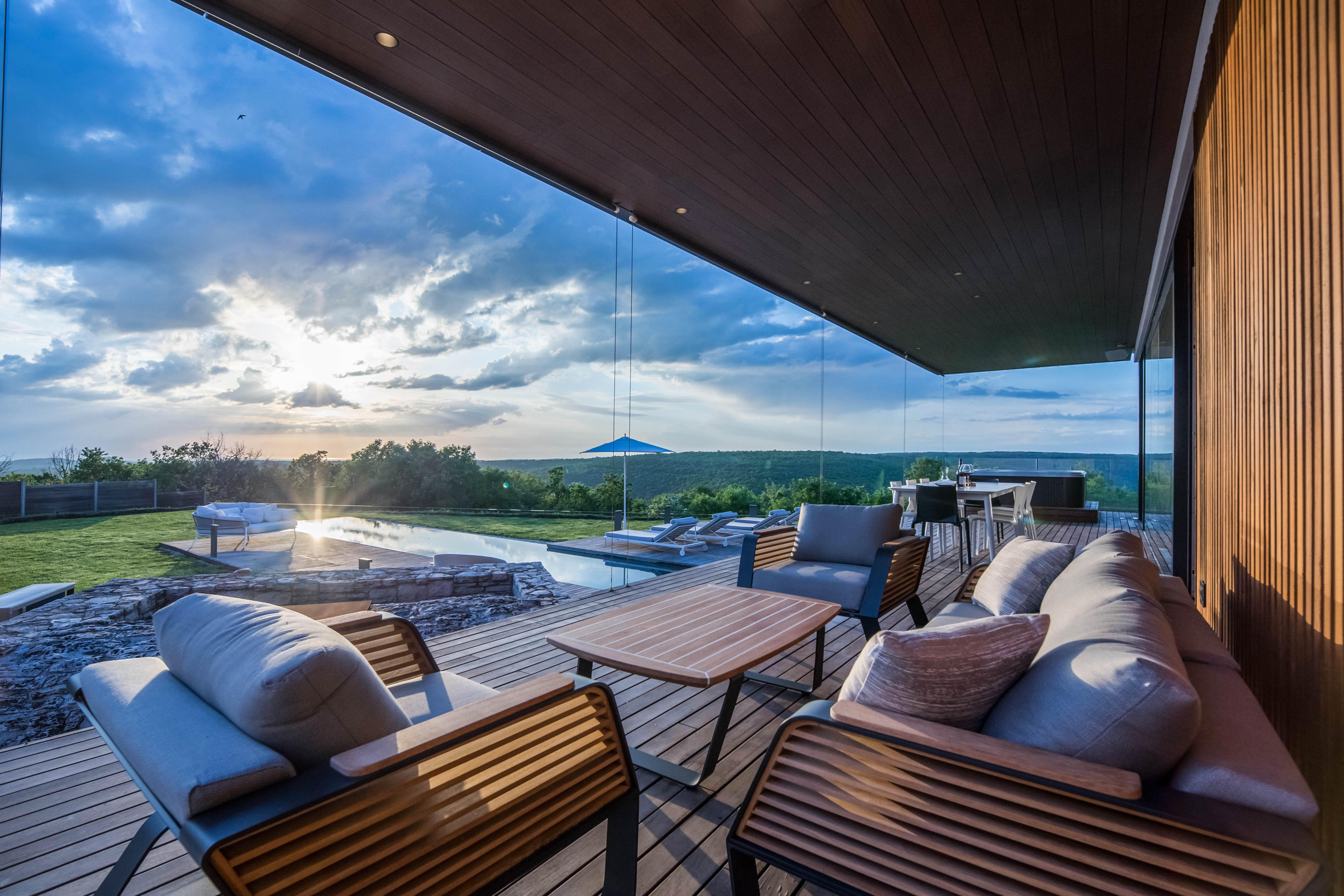 Villa di lusso per vacanze con piscina privata, jacuzzi e sauna.