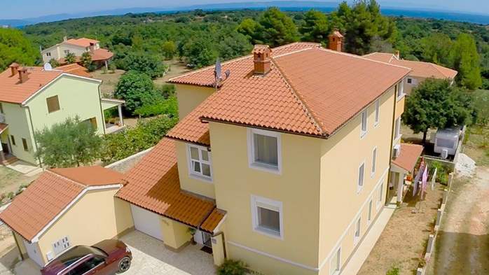 Apartments in Ližnjan, located in a private house, 500 m from sea, 11