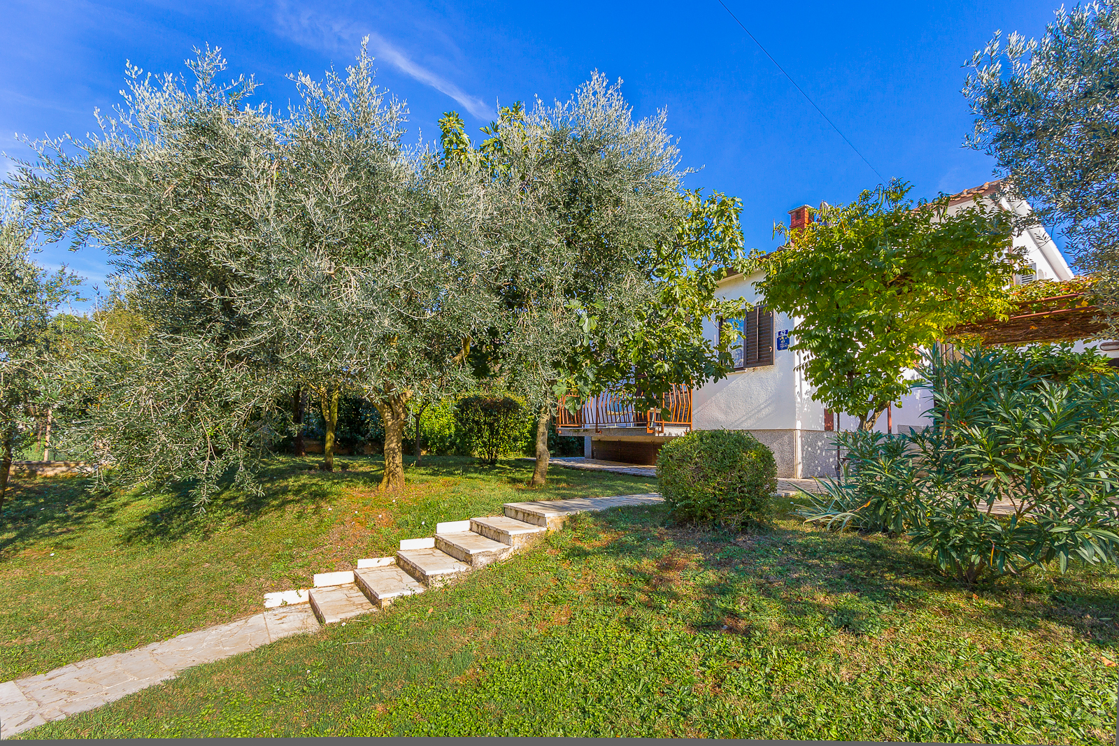 Holiday house in Medulin with spacious garden and terrace