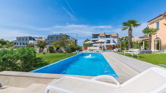 Private house with apartments just by the sea with outdoor pool, 12