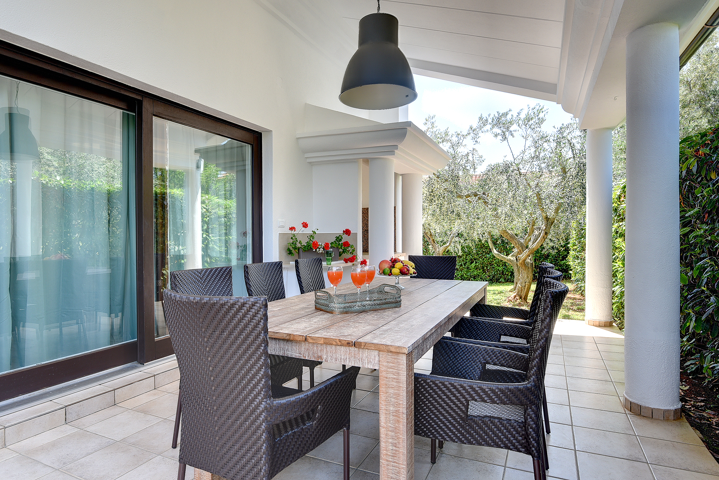 Villa with sea view, private pool, sauna and gym