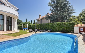 Villa con vista mare, piscina privata, sauna e palestra