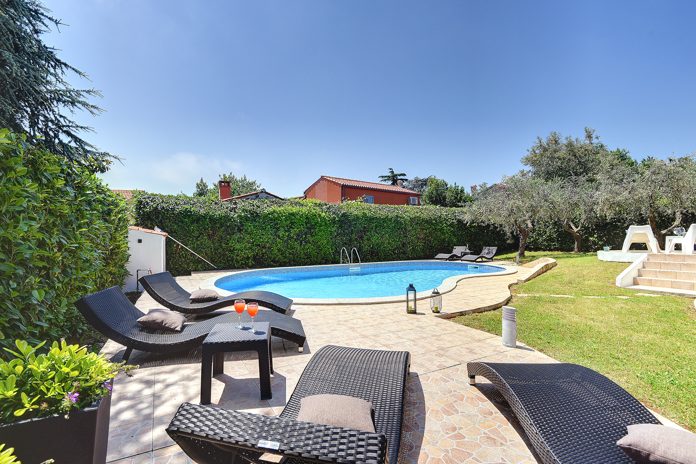 Villa with sea view, private pool, sauna and gym