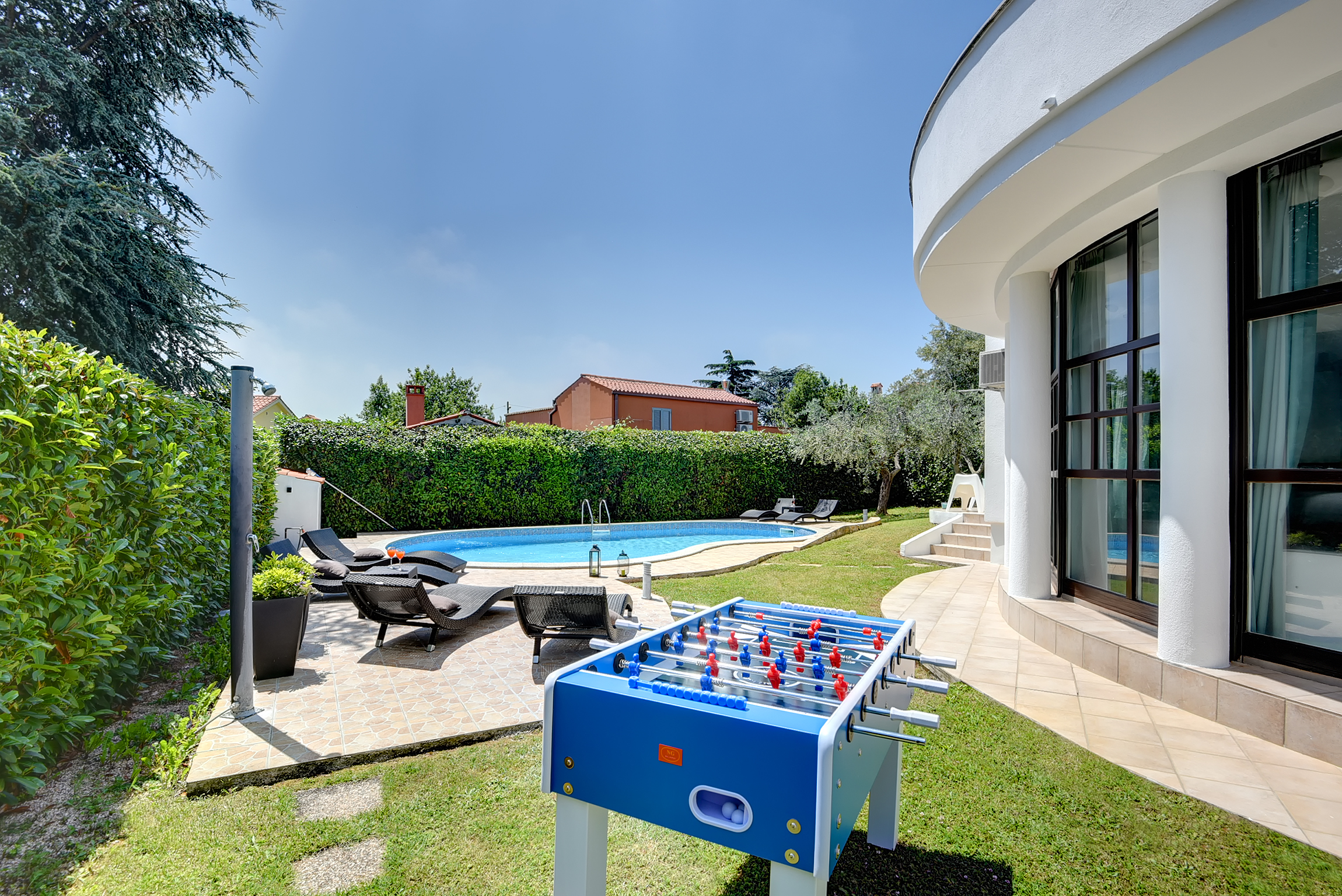 Villa with sea view, private pool, sauna and gym