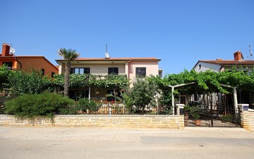 Graziosa casa a Medulin presenta comodo alloggio per le vacanze