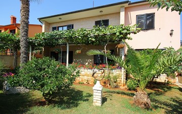 Wunderschönes Haus in Medulin bietet komfortable Ferienwohnungen