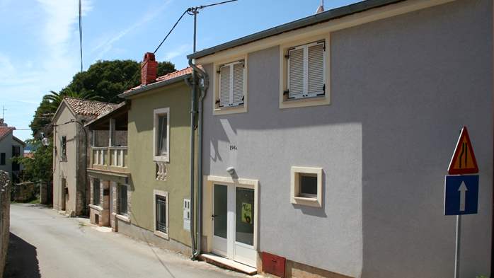 House in the center of Medulin with apartment for 4 people, 18