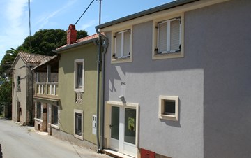 Haus im Zentrum von Medulin mit Wohnung für 4 Personen