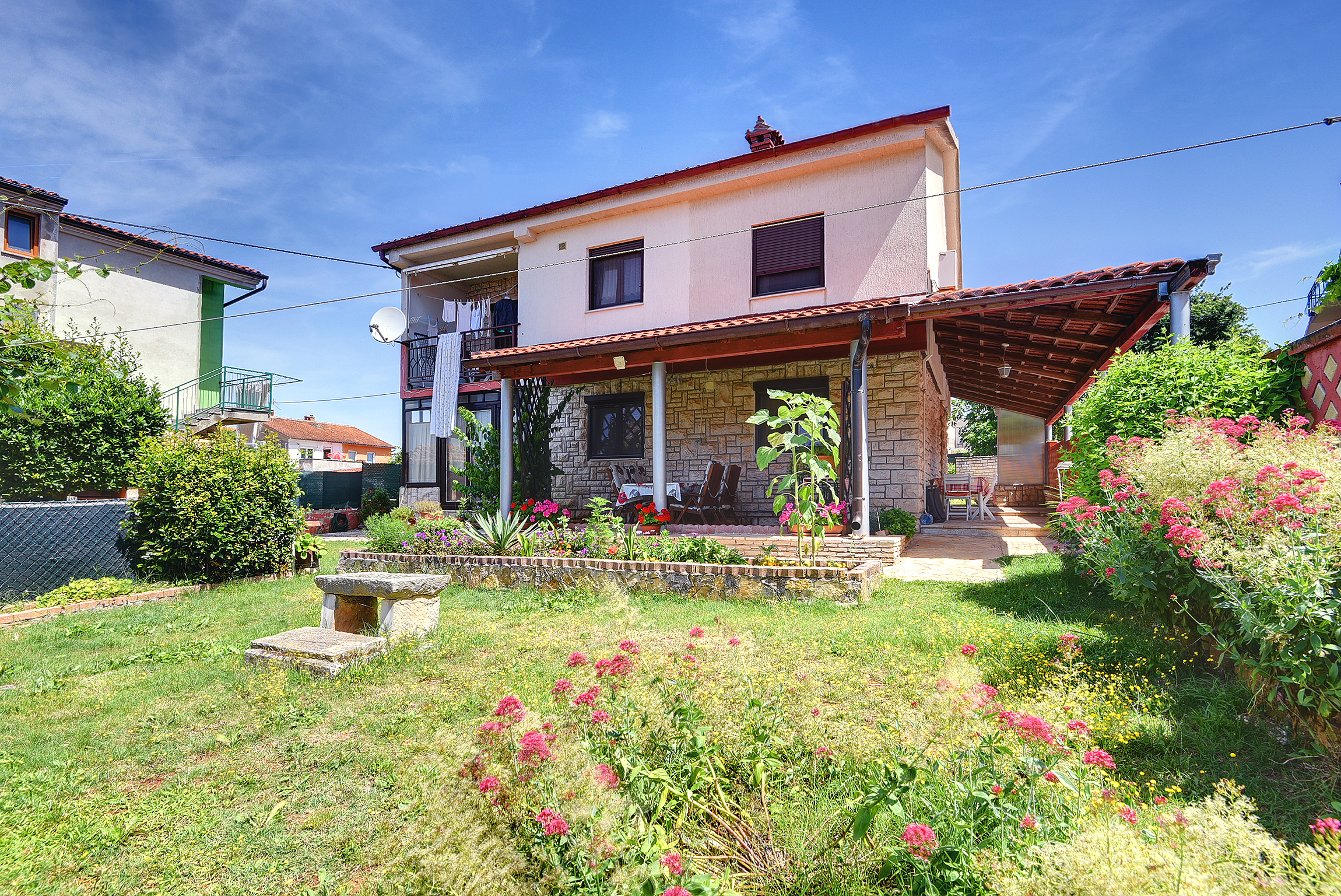 Familienhaus mit schönem Garten bietet angenehme Unterkunft