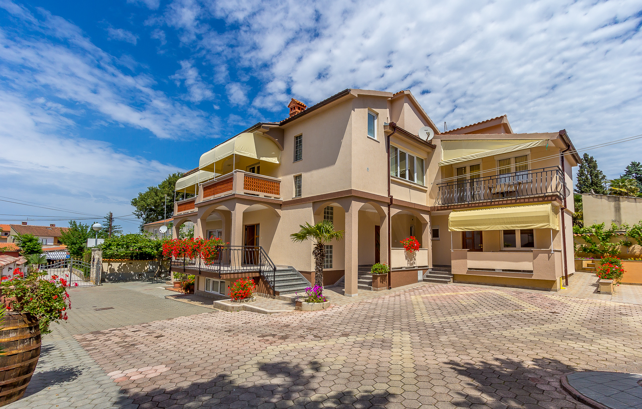 Grande e graziosa casa Nevija a Medulin offre appartamenti