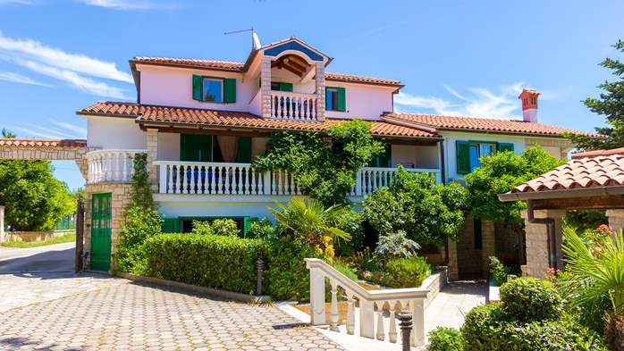 Familienhaus mit schönen Wohnungen und Pool in Medulin, 16
