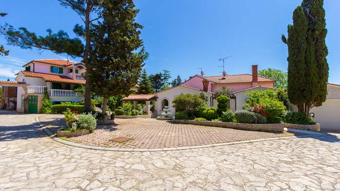 Grande casa con appartamenti e piscina comune a Medolino, 25