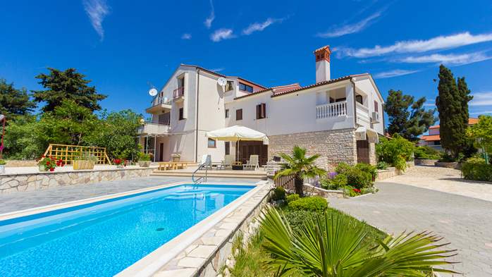 Familienhaus mit schönen Wohnungen und Pool in Medulin, 11