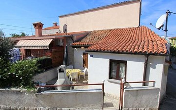 Klimatizirana kućica u Pomeru s terasom i roštiljem